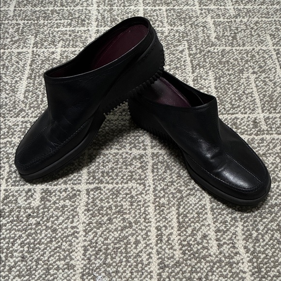 Via Spiga Black Leather Women's Mules - Picture 4 of 8